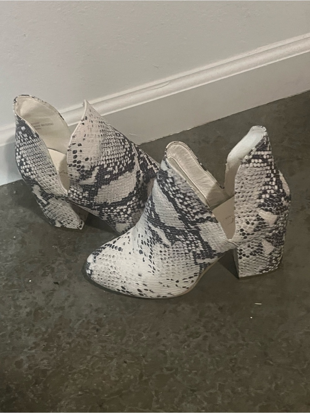 Snake-Print Pointed Block Heel Booties - White/Black